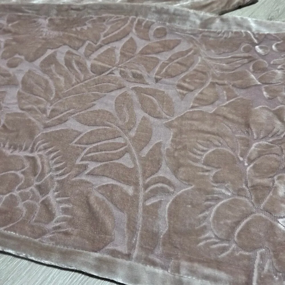 Calzeat of Scotland Plush Velvet Jacquard Floral Beige Table Runner